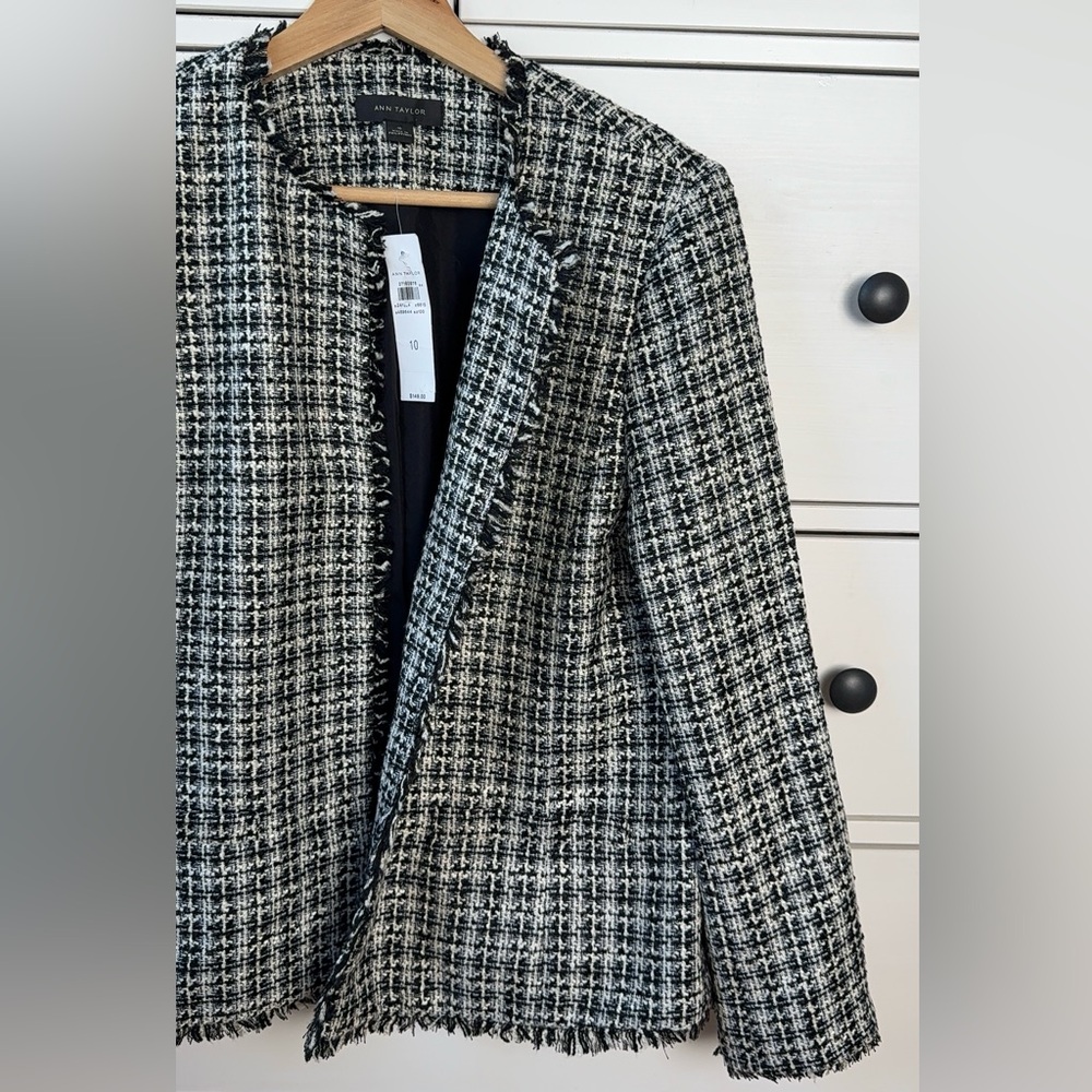 NWT ANN TAYLOR Tweed Jacket Size 10 Black White Fringe - Picture 15 of 16